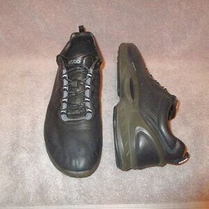 Ecco Men's Biom Fjuel Train Sneaker Size 10 YAK Leather Comfort Walking Hiking